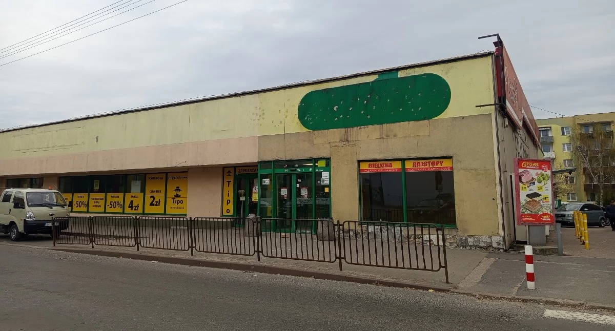 Biznes, Zlikwidowali Market Pokoju - zdjęcie, fotografia