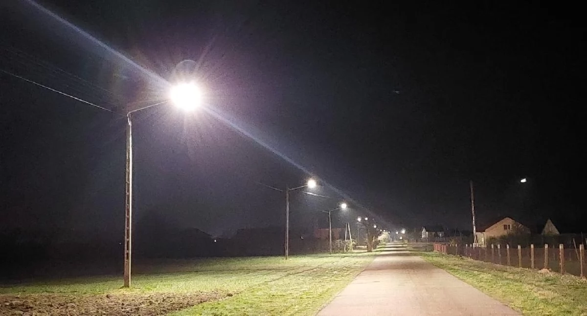 Inwestycje , kolejnych sochaczewskich ulicach będzie jaśniej zmierzchu - zdjęcie, fotografia
