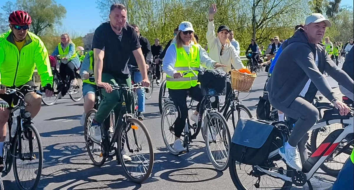 Atrakcje - Ciekawostki - Rekreacja, Ponad tysiąc rowerzystów wzięło udział Majowym Rajdzie Sochaczewie - zdjęcie, fotografia