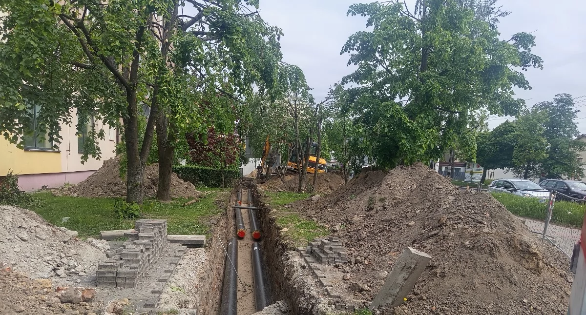 Inwestycje , Ciągną geotermalne spinki przez Sochaczew - zdjęcie, fotografia