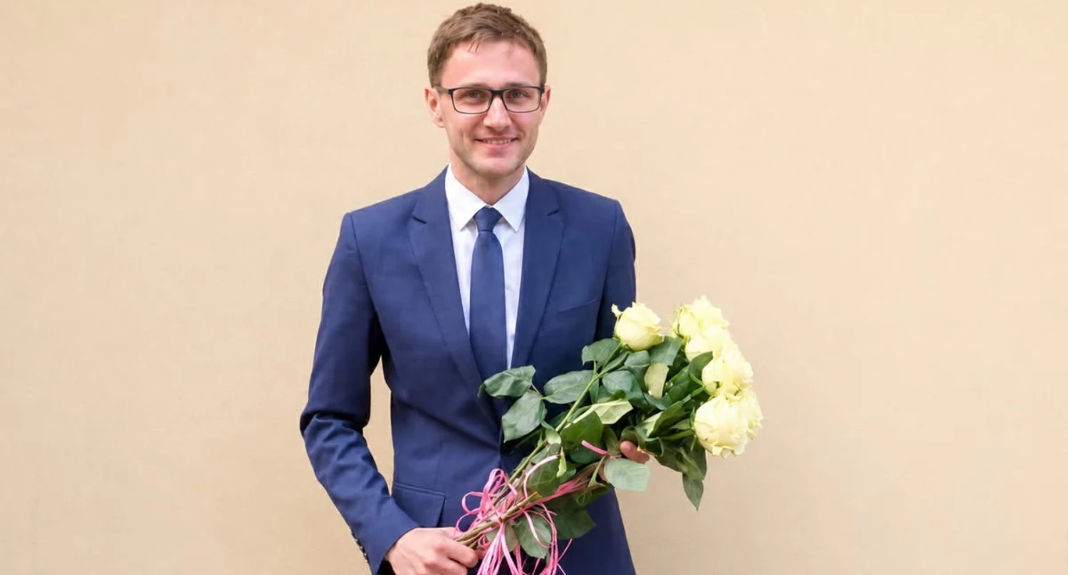 Sprawy urzędowe, Wójt Gminy Rybno Damian Jaworski życzeniami okazji Matki - zdjęcie, fotografia