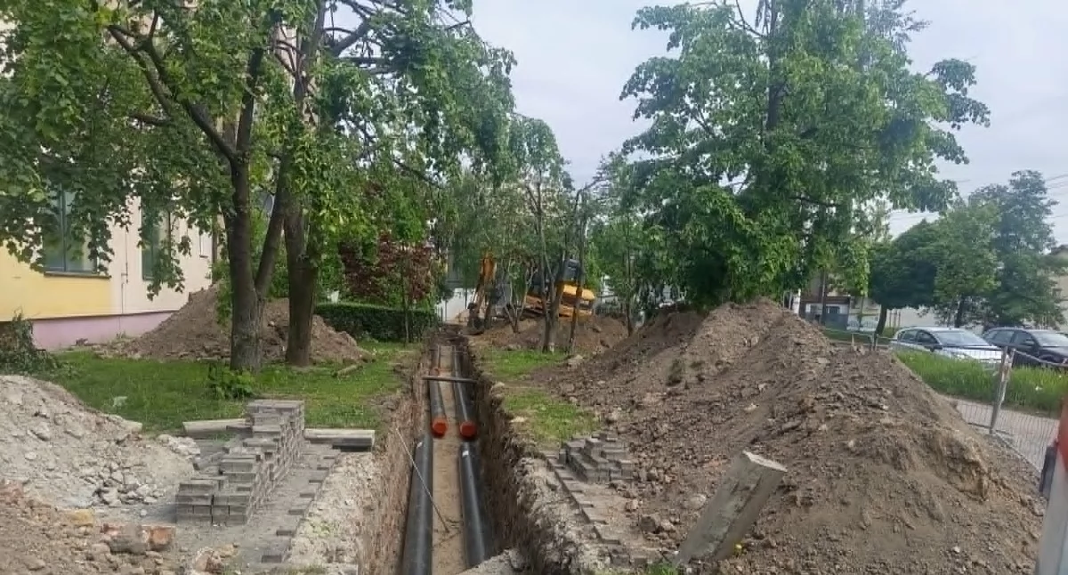 Sprawy urzędowe, rozbuduje kanalizację sanitarną ulicy Trojanowskiej znamy szczegóły miejskich inwestycji Sochaczewie - zdjęcie, fotografia