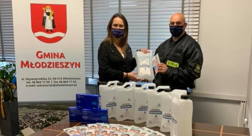 Interwencje i pomoc , Wójt Monika Pietrzyk kolejny wsparciem strażaków - zdjęcie, fotografia