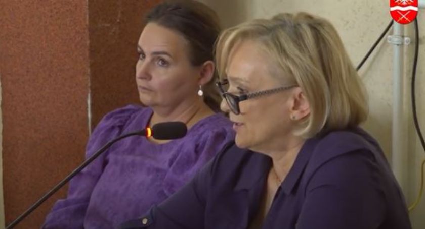 Zdjęcie z sesji Rady Powiatu Sochaczewskiego, Małgorzata Dębowska, dyrektor Powiatowego Zarządu Dróg