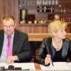 Radni Zofia Denisiewicz i Adam Kloch