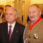 Prezydent Lech Kaczyński i porucznik Leszek Mroczkowski 