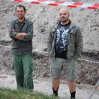 Tomek Olszacki i Łukasz Popowski na terenie odkrytej południowej pierzei Rynku