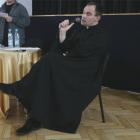 ....ale ksiądz Gałaj nie odpowiadał na żadne, krążył wokół pytań, ale nie odpowiadał na...