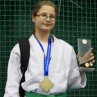Zosia z trofeum najlepszej zawodniczki turnieju