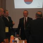 Rozmowa po sesji z burmistrzami, urzędnikami i Andrzejem Tucholskim z Urzędu...