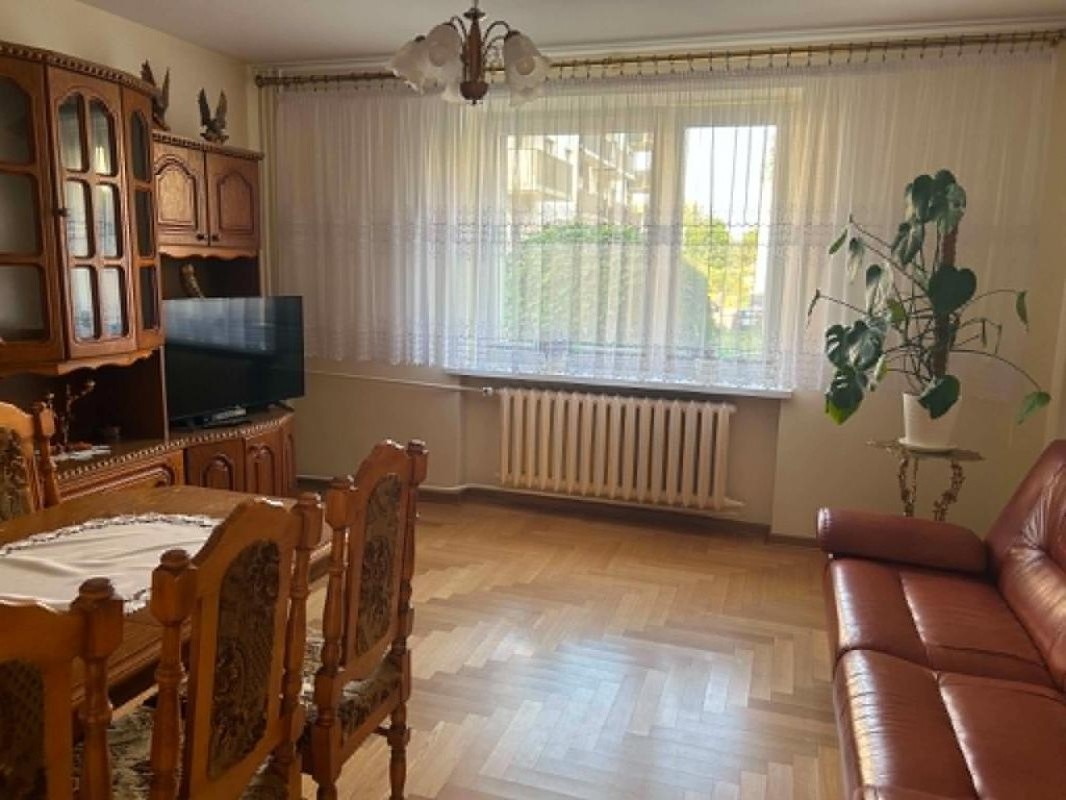 Wynajmę dwupokojowe mieszkanie  w centrum...