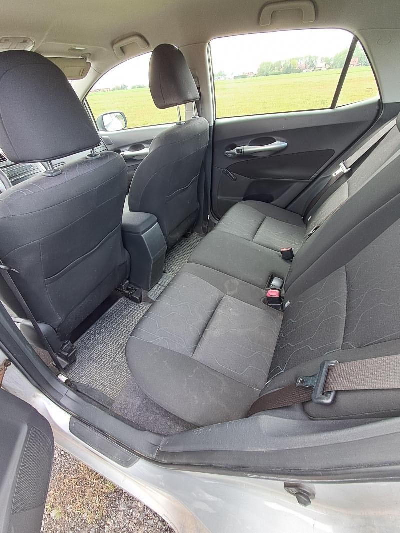 Sprzedam zadbaną i niezawodną Toyotę Auris 1.33...