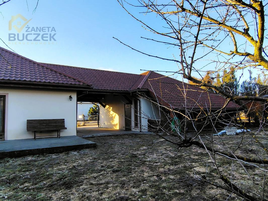 Sprzedam przestronny, parterowy dom o pow....