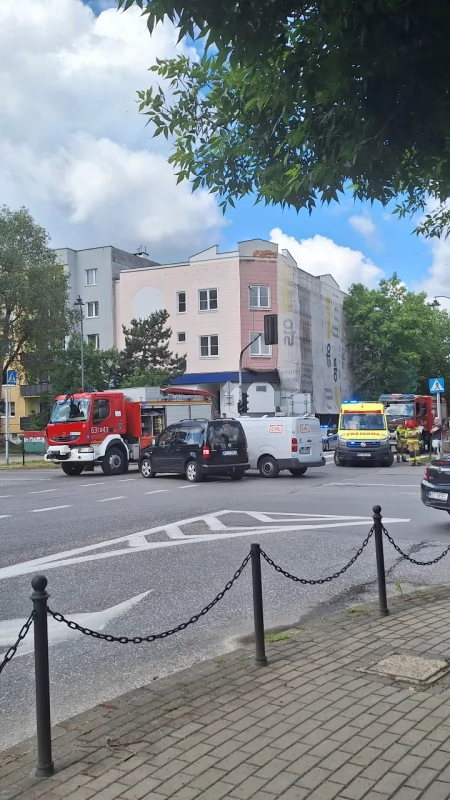 Zderzenie dwóch aut  na Warszawskiej 
