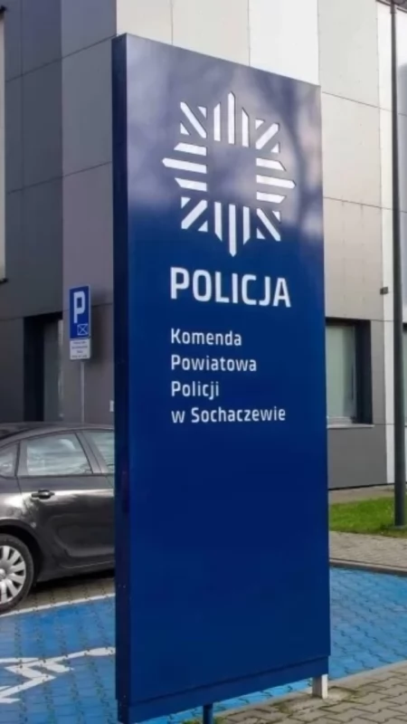 Nietrzeźwy kierowca, dymiący samochód i próba ucieczki