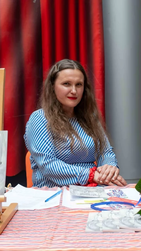 Wieczór z poezją Moniki Kosowiec o przeszłości, pamięci i mocy słów