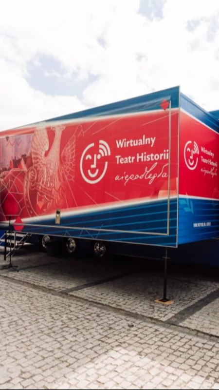 Historyczne widowisko multimedialne na bulwarach