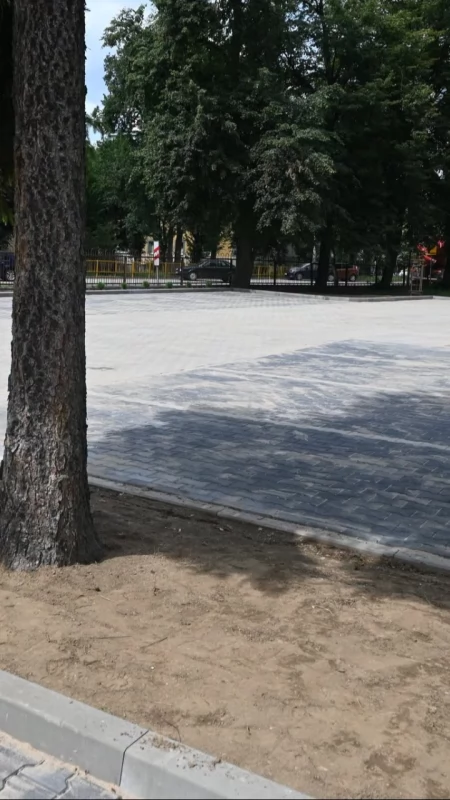 Nowy parking przy ZS CKP w Sochaczewie 