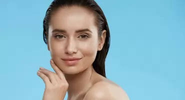 Szybki sposób na drugi podbródek: Jak liposukcja modeluje linię żuchwy i poprawia profil twarzy?