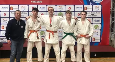 Wolodymir Hren, wywalczył brązowy medal  podczas Warszawskiej Olimpiady Młodzieży.  