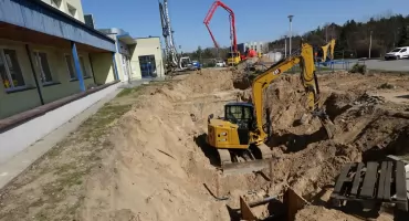 Trwa naprawa uszkodzonej sieci kanalizacyjnej w Sochaczewskim szpitalu 