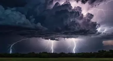 Alert pogodowy dla powiatu sochaczewskiego. Dziś możliwe burze z piorunami
