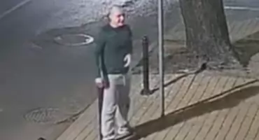 Policja poszukuje mężczyzny podejrzewanego o uszkodzenie mienia w Sochaczewie