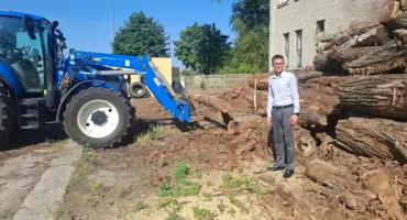 Drewno trafiło do potrzebujących mieszkańców